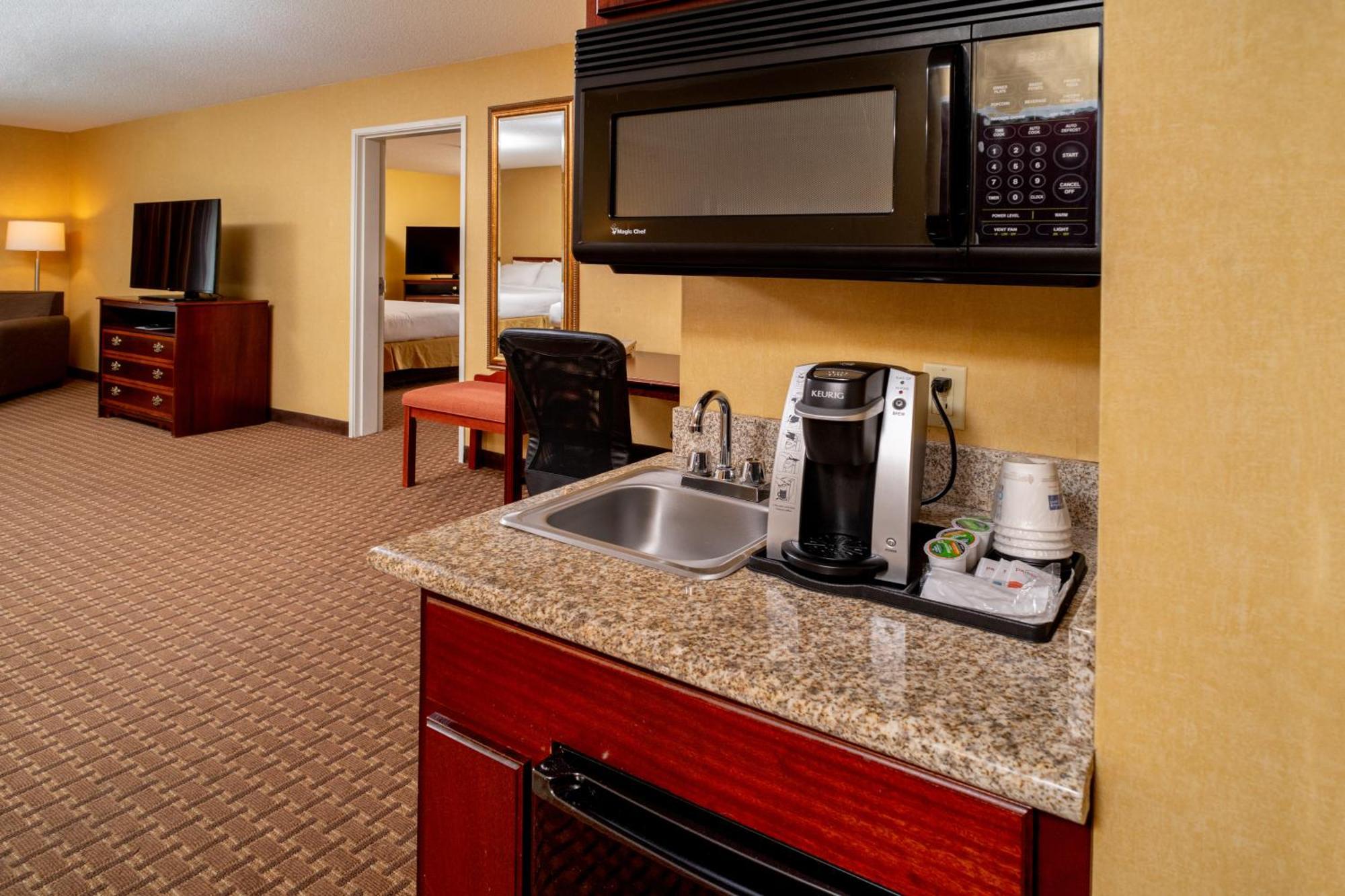 Holiday Inn Express And Suites Hazard By Ihg Eksteriør billede