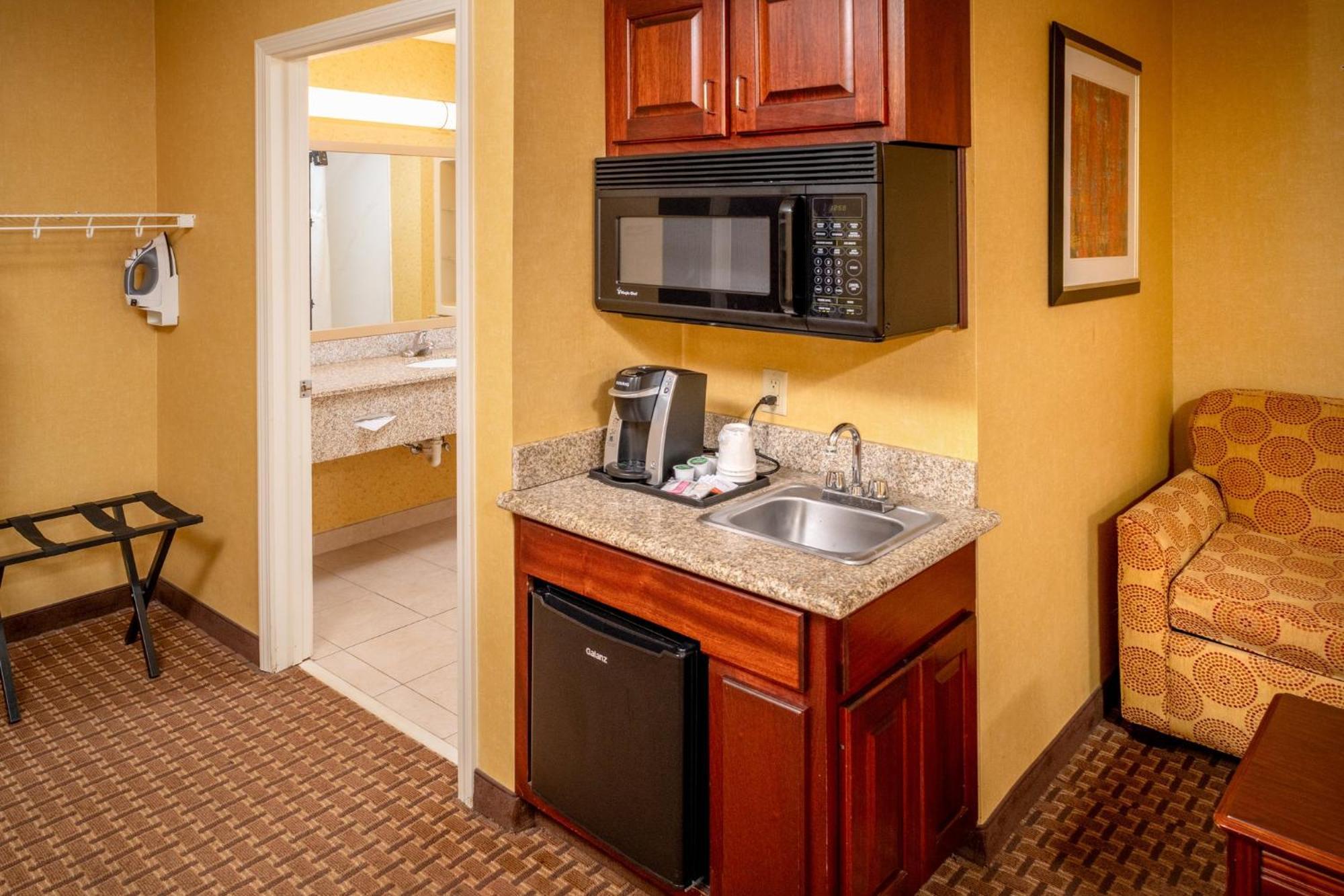 Holiday Inn Express And Suites Hazard By Ihg Eksteriør billede