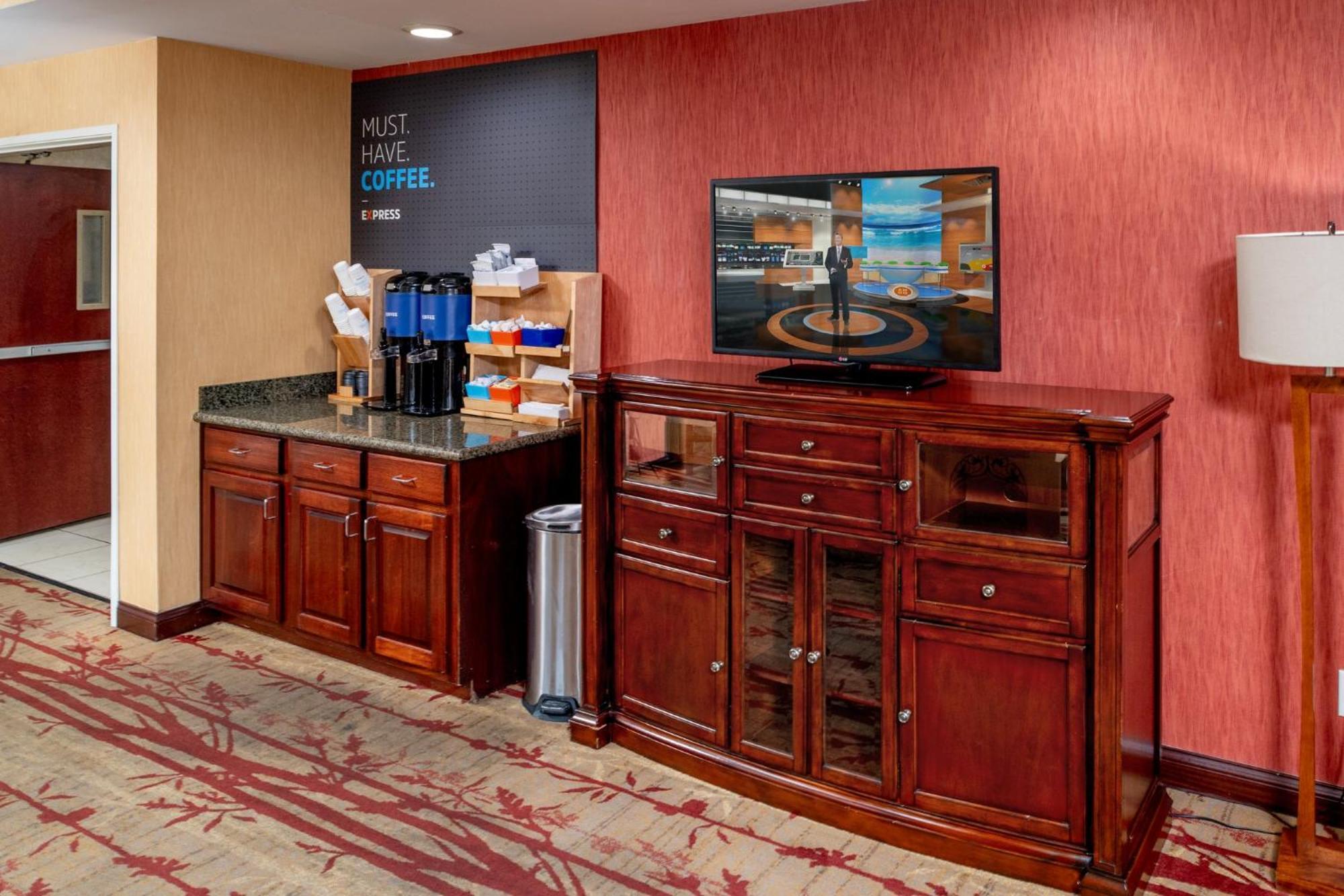 Holiday Inn Express And Suites Hazard By Ihg Eksteriør billede